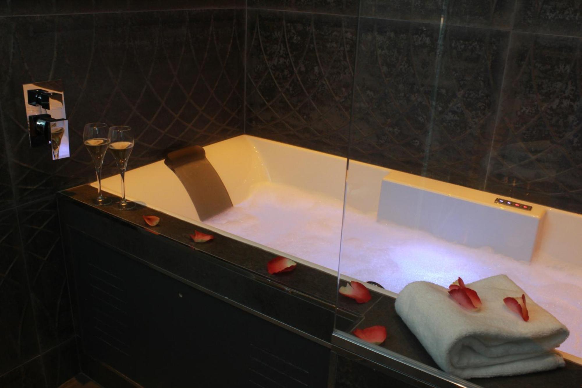 Secret De Paris - Hotel & Spa (Adults Only) Exterior photo
